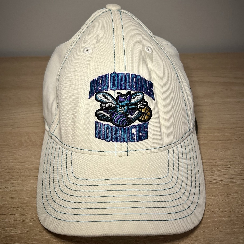 Adidas NBA New Orleans Hornets One Size‎ Fits Most Fitted Hat Game Day Fan Style